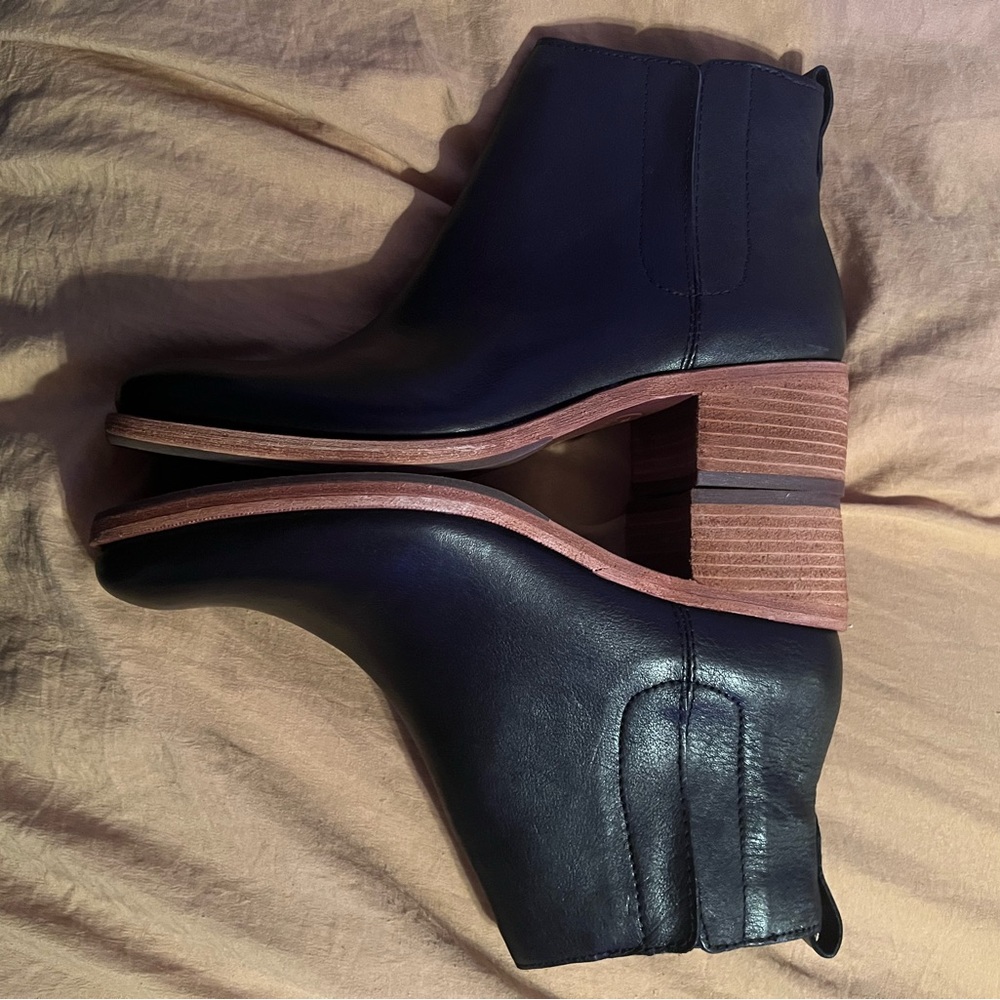 Kork Ease black Mindo bootie size 9.5 in perfect condition.